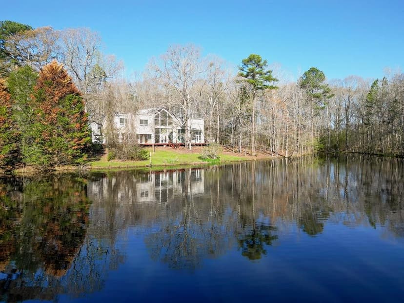 Country Home and Land for Sale in Hinds County, MS