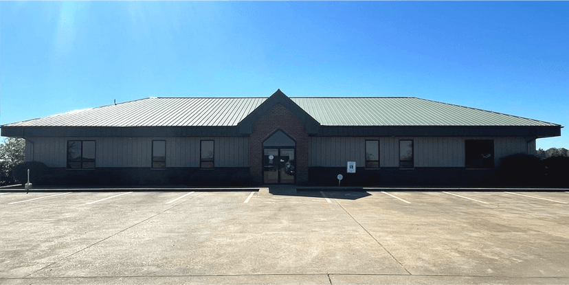 Commercial Property in Washington County at 401 Bailey Road in Hollandale, MS